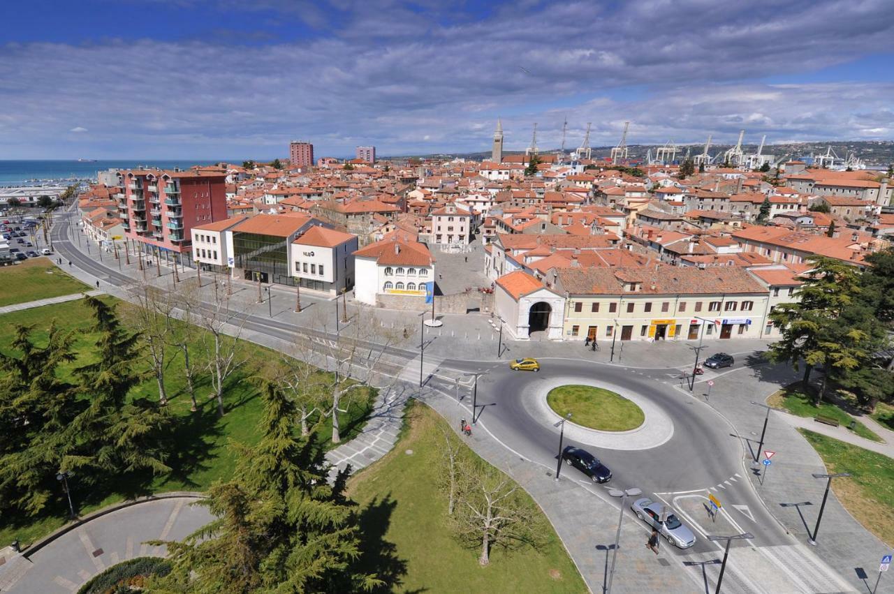 Razgled/The View Apartment Koper Bagian luar foto