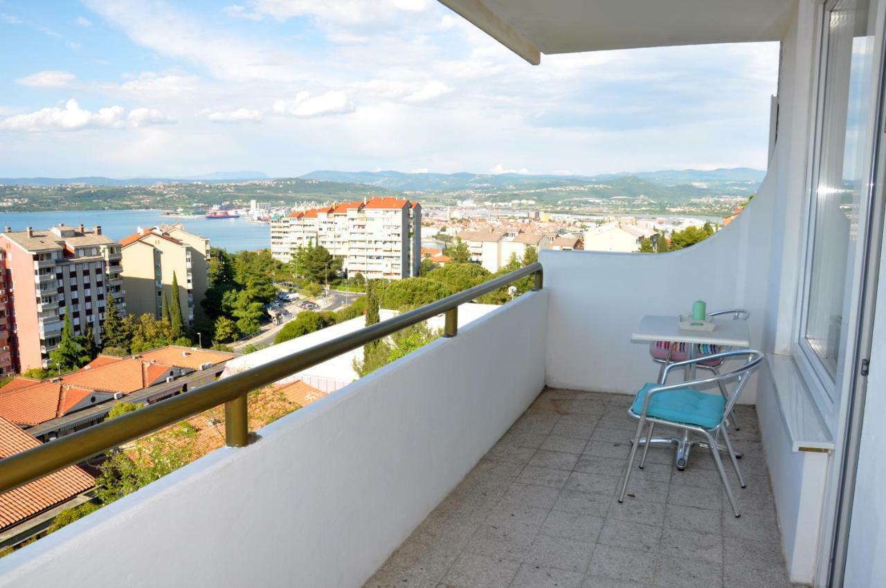 Razgled/The View Apartment Koper Bagian luar foto